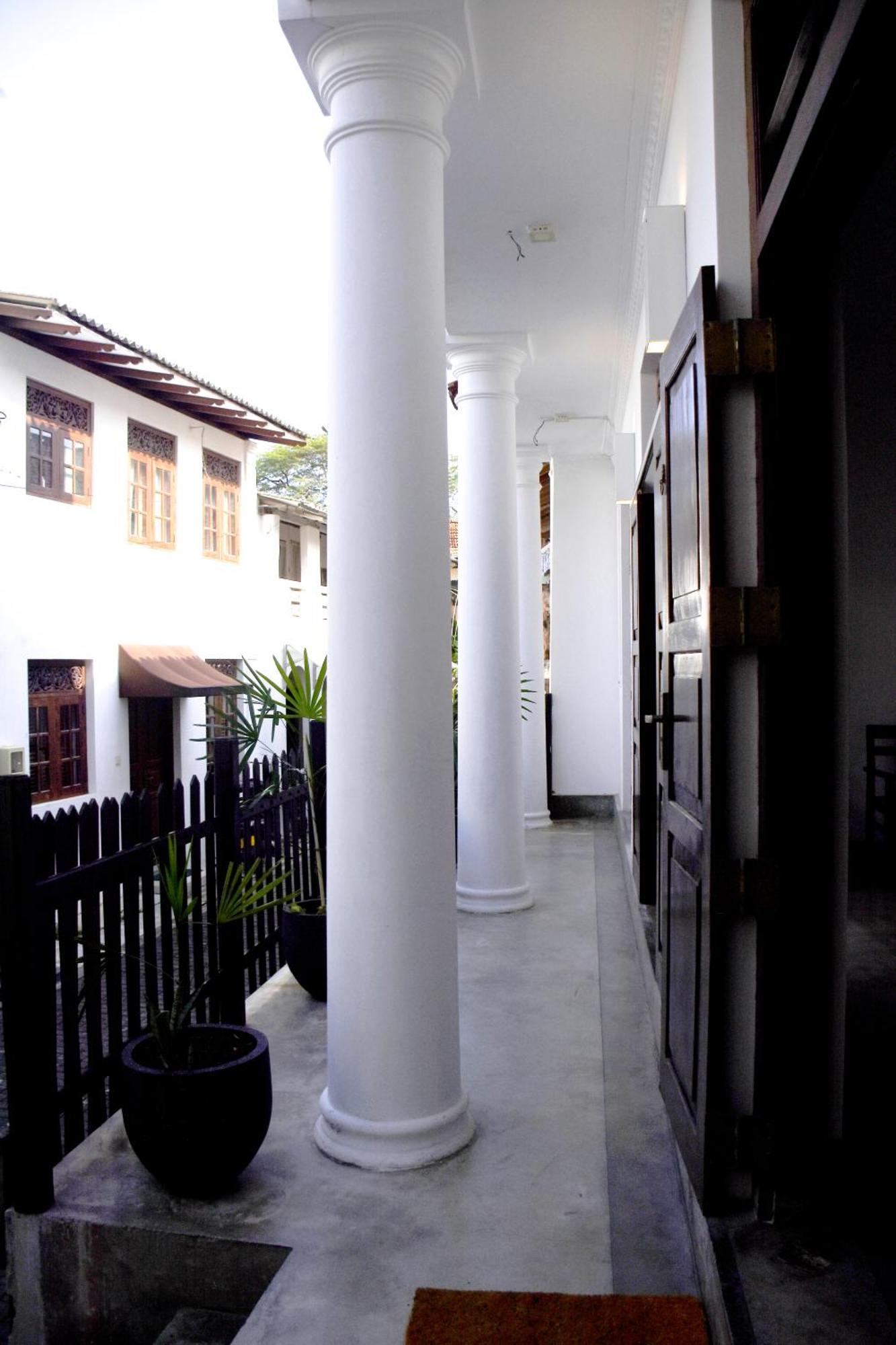 The Entrance Galle Fort Esterno foto